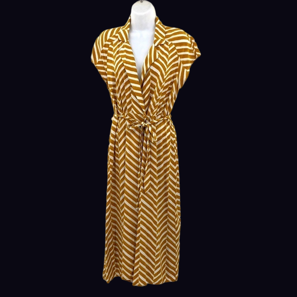 Forever 21 Contemporary Short Sleeved All Over Chevron Print Dress Size L